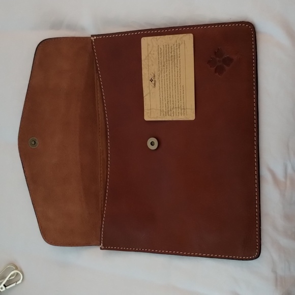 Patricia Nash Group Heritage Style A81201 Tan Midi Tech IPAD Portfolio - Picture 4 of 4